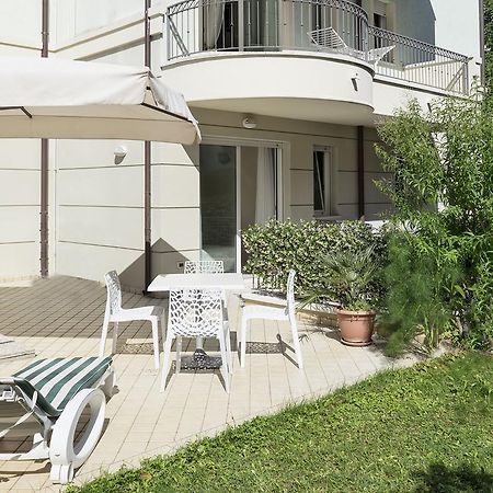 Residence Hamilton Риччоне Экстерьер фото