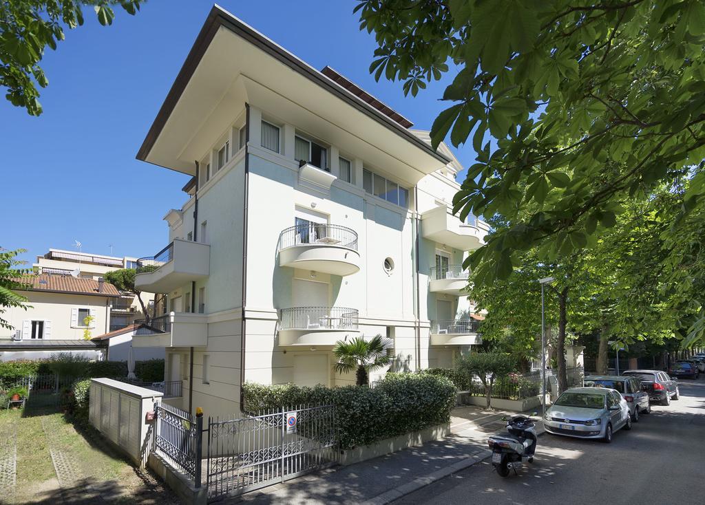 Residence Hamilton Риччоне Экстерьер фото