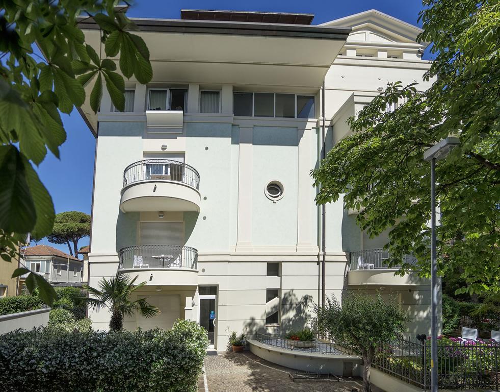 Residence Hamilton Риччоне Экстерьер фото